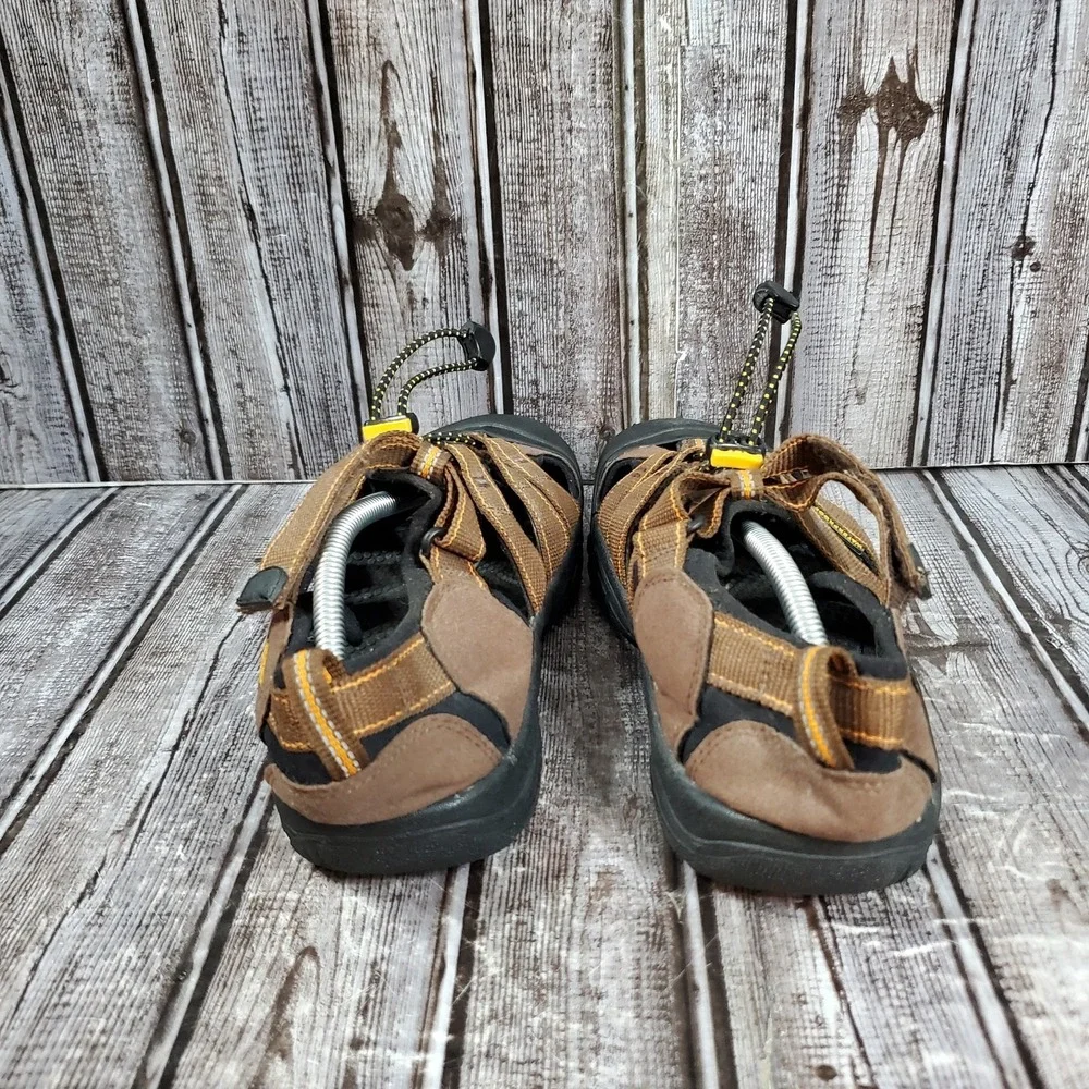 Keen Big Kid Newport H2 Sandal Brown Waterproof Hiking Shoes Unisex Size 6